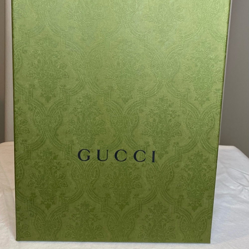 Gucci shoe box